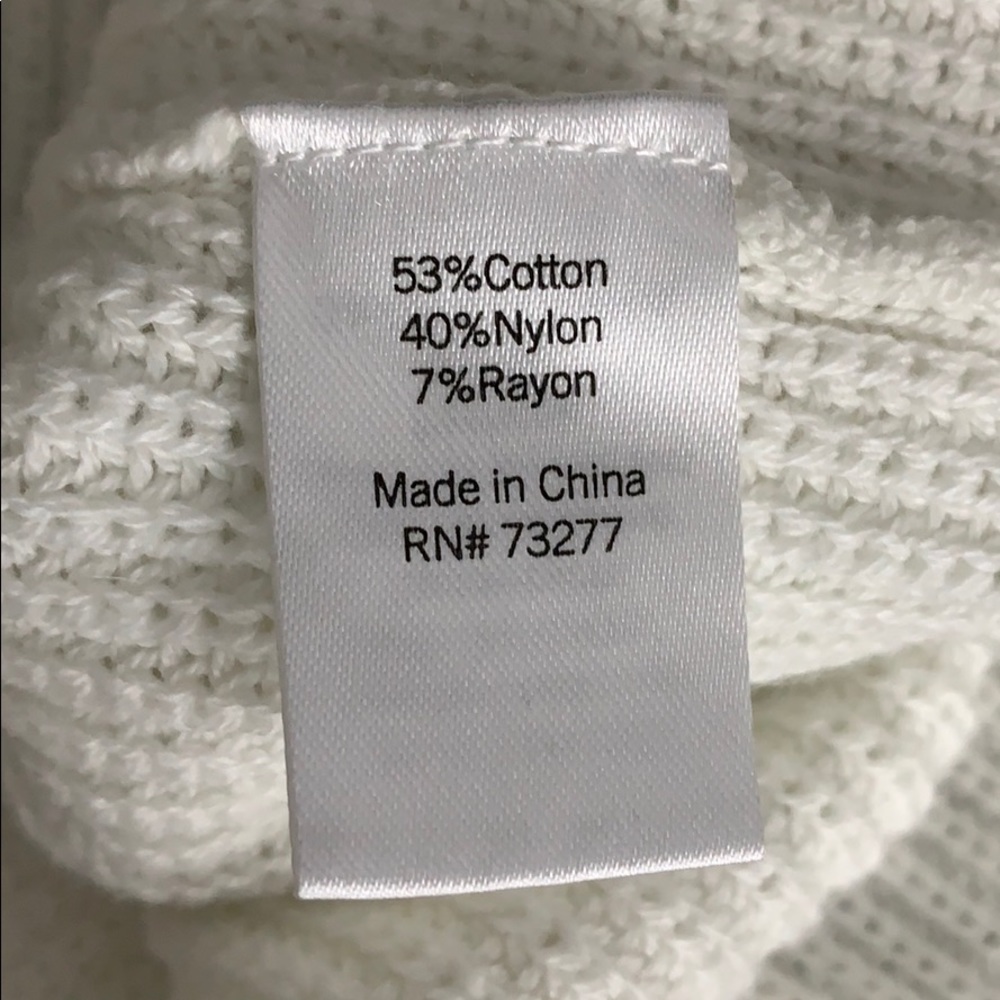 Pretty white sweater - Picture 6 of 6